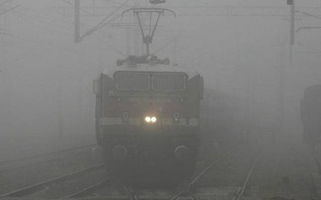 severaltrainscancelledasfogengulfeddelhi